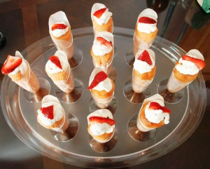 strawberry champagne cocktail top view 2800px